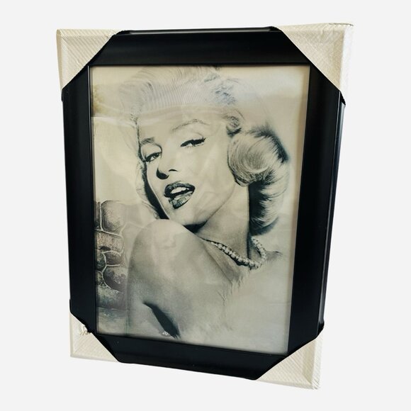Marilyn Monroe Large 15"x19" 3D Moving Picture Framed Rare Wall Art New - Picture 2 of 4